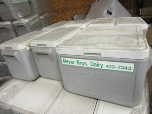 lot 121 image: A DOZEN COLEMAN 28 QUART COOLERS