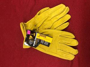 lot 454 image: Wells Lamont Leather Gloves Size Medium