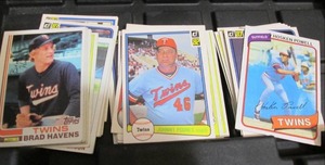 lot 6 image: 1980s Minnesota Twins Cards