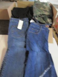 lot 209 image: Size 18 Ladies Large Lot of Jeans, Some Shorts (Box Size21.5 X 17.5 X 15)