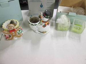 lot 235 image: Partylite 2 Votive Butterfly Holders, 2 Tealight Holders (Gingerbread & Snowman) (In Box) 7C
