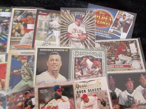 lot 39 image: (30) Baseball Star Cards