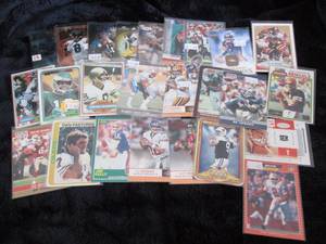 lot 44 image: (25) Quarterback Cards