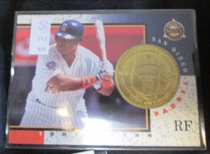 lot 54 image: (40) Tony Gwynn Cards