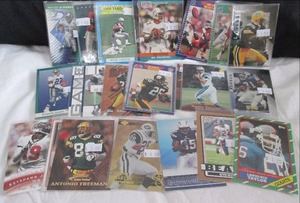 lot 95 image: (25) Football Star Cards