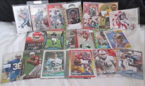 lot 98 image: (25) Football Rookie Cards