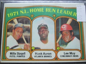 lot 128 image: 1972 Topps Hank Aaron Home Run Leader Card