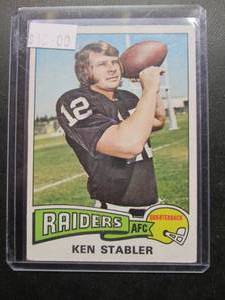 lot 130 image: 1975 Topps Ken Stabler Card