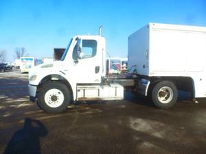 2004 Freightliner Semi Tractor # 1246