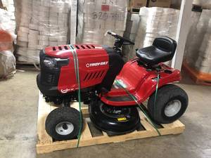 Pony 42 Lawn Tractor  42 7-Speed Riding Mower  Tractor  custumer returns looks in like new conditions baterry are dead