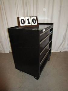 lot 10 image: Craftsman Lower Tool Box