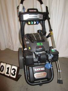 lot 13 image: Black Max Mitsubishi Gas Pressure Washer
