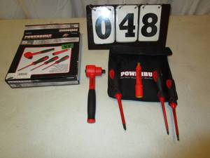 lot 48 image: Powerbuilt Hybrid Car Tool Set
