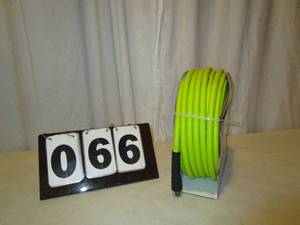 lot 66 image: Husky 38 Hybrid Air Hose - 100 ft