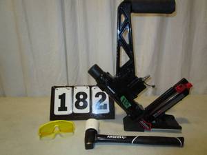 lot 182 image: Husky 3 in 1 Flooring Nailer