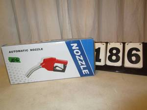 lot 186 image: Automatic Fuel Pump Nozzle