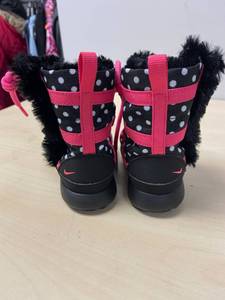 lot 29 image: Nike Boots Baby - 4C