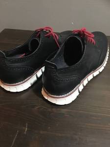 lot 46 image: Black and Red Mens Casual Shoes Size 12