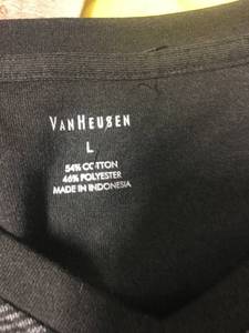 lot 51 image: Van Heusen Sweater Mens large