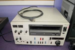 lot 2 image: Sony Video Cassette Recorder VO - 5800