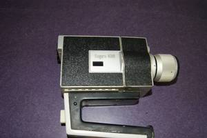 lot 18 image: VINTAGE CAPRO 400 SUPER 8 FILM CAMERA CAMCORDER AUTO ZOOM