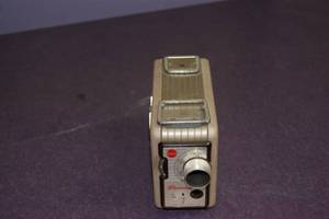 lot 21 image: Vintage Eastman Kodak Brownie 13MM Movie Camera II