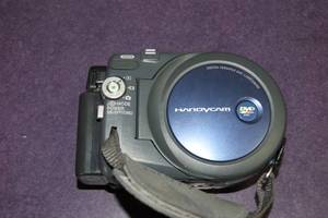 lot 24 image: Carl Zeiss sony Handycam DVD