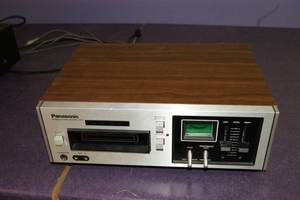 lot 41 image: Panasonic RS-805US Vintage Stereo 8 Track Deck