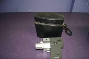 lot 50 image: Vernon 1828 Zoom Vintage 8mm Movie Camera