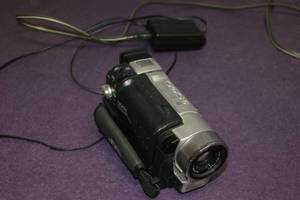 lot 61 image: JVC Digital Video Camcorder 0.7 Mega Pixel 700x Zoom MiniDV GR-DVL320U