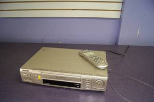 lot 63 image: SAMSUNG SV-5000W World Wide Video VHS PAL Converter Player Multi-Region