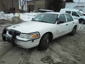 lot 7 image: 2008 Ford Crown Victoria Police Interceptor 4-Door Sedan - 142508