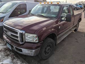 lot 16 image: 2005 Ford Lariat XLT Super Duty 4-Door Super Cab Pickup Truck - C45229