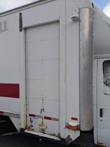lot 24 image: 2001 Ford E450 Box Truck - A67243