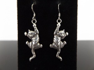 .925 Sterling Silver Kitty Cat Hook Dangle Earrings
