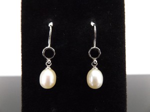 .925 Sterling Silver Inlayed Onyx Pearl Hook Dangle Earrings