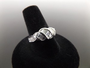 .925 Sterling Silver Baguette Crystal Ring Size 7.75