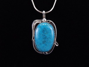.925 Sterling Silver Navajo Turquoise Cabochon Pendant Necklace