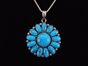 .925 Sterling Silver Navajo Turquoise Howlite Flower Pendant Necklace