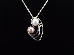 .925 Sterling Silver Mother and Child Pearl Pendant Necklace