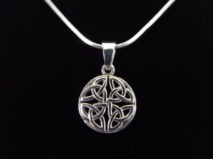 .925 Sterling Silver Celtic Knot Pendant Necklace