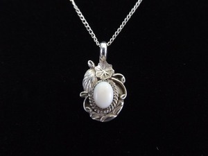 .925 Sterling Silver White Chrysoberyl Cabochon Flower Pendant Necklace