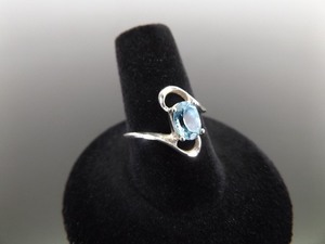 .925 Sterling Silver Oval Cut Topaz Ring Size 8