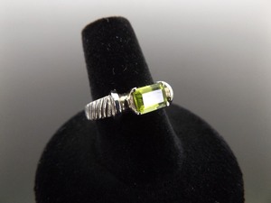 .925 Sterling Silver Emerald Cut Peridot Crystal Ring Size 8