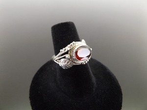 .925 Sterling Silver Oval Cut Garnet Navajo Leaf Ring Size 6.5