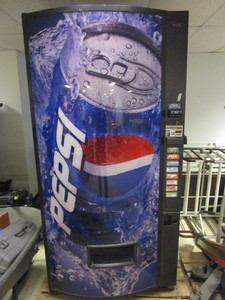 lot 501 image: PEPSI SODA VENDING MACHINE