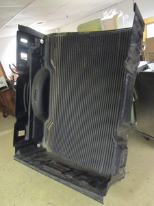 lot 502 image: FORD F-150 BED LINER