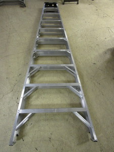 lot 503 image: WERNER 10 ALUMINUM STEP LADDER