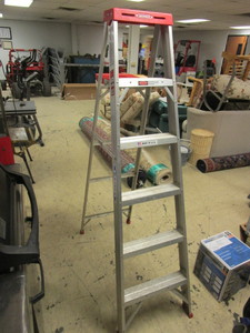 lot 505 image: WERNER 6 ALUMINUM STEP LADDER