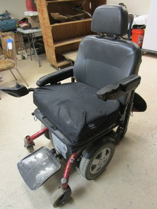 lot 510 image: INVACARE POWER WHEELCHAIR - FOR PARTS